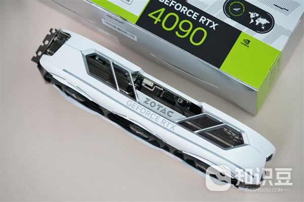 索泰RTX 4090 PGF显卡：全球限量500张，售价16999元-第3张图片-海印网