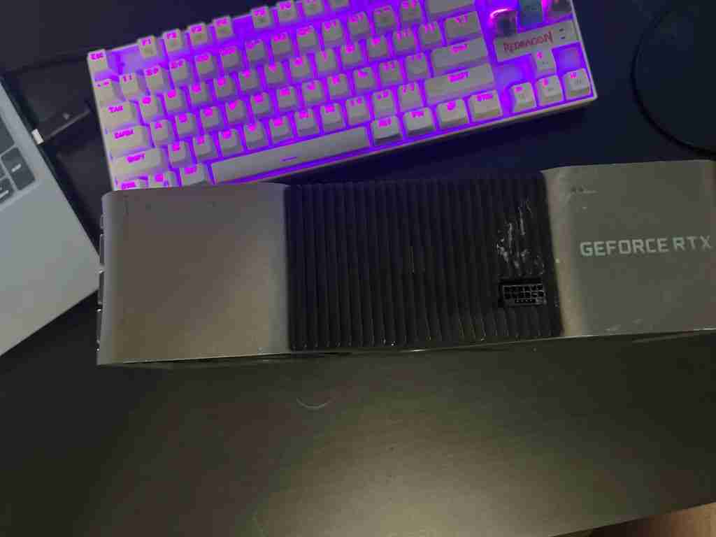 巨无霸：英伟达 RTX 4090 Ti 显卡再次曝光，四槽位设计-第3张图片-海印网